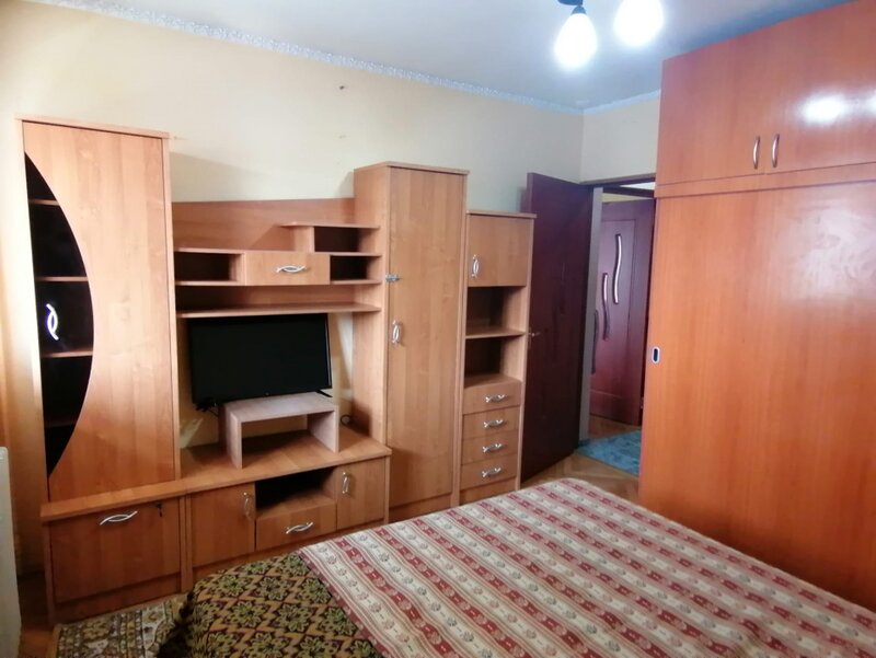 Lucretiu Patrascanu, apartament 2 camere semidecomandat, bloc stradal,